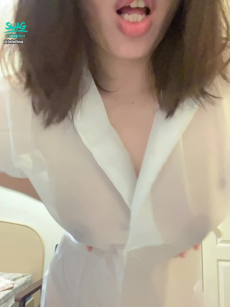 lelelina : 性感白襯衫這樣挑逗喜歡💕😘😘😘😘