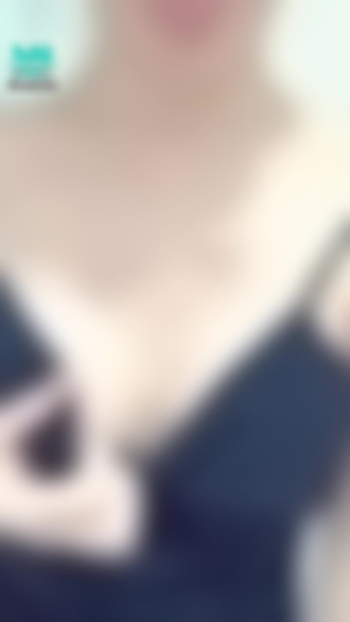 bershuka : 今天來玩躲在浴室偷拍⋯揉著大奶，色舔色誘你們的遊戲好嗎？🙈♥️㊙️