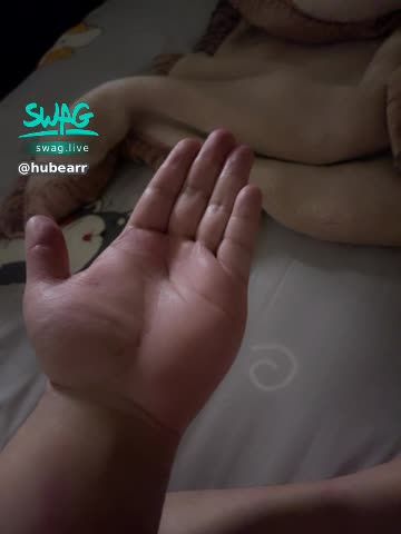 h*****r : 來看看我的手好嗎