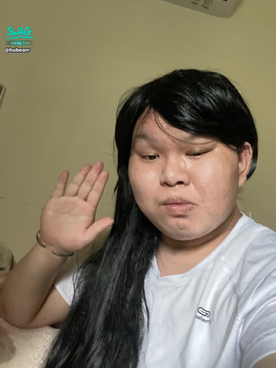 h*****r : 想看看我本人，快來看看吧！