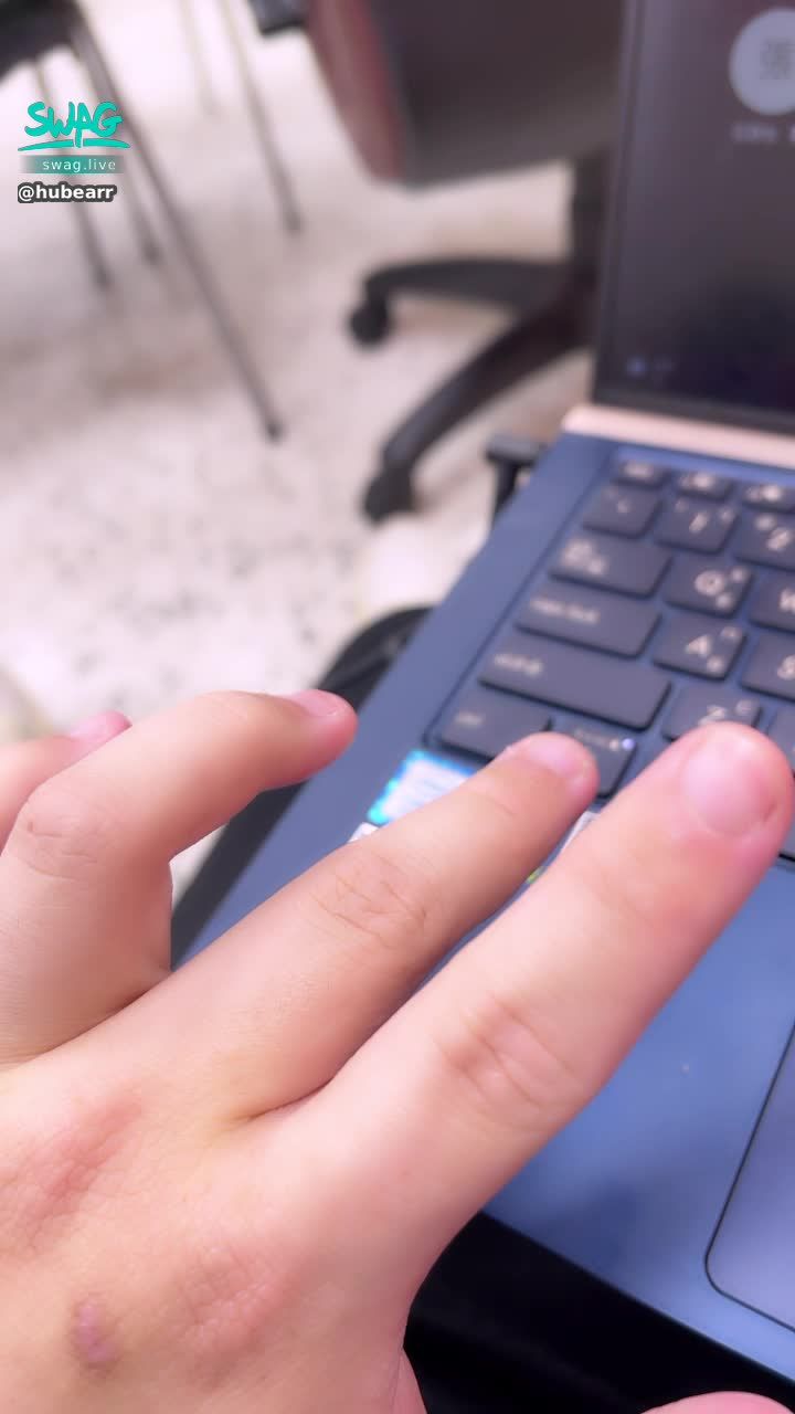 h*****r : 空氣鋼琴🎹