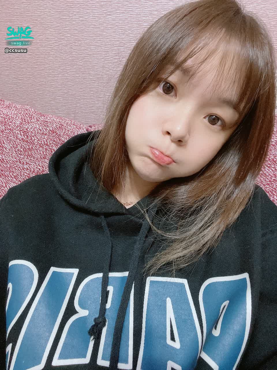 ccsusu : It's been so cold these days, just like my mood...
Dad prays for improvement in negative pressure isolation ward
Can you guys also help me cheer for Susu dad? 🥺