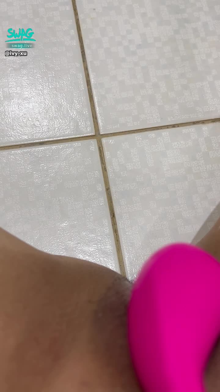  : I like to record myself being horny 🐳💦
