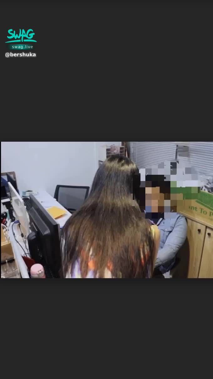 bershuka : 🔞茉茉優質長片推薦🔞激情辦公室‼️大主管在辦公桌上幹了他的小秘書‼️

傳送門👉🏻https://5w.ag/ZVYZZVBzs6eNaX9L8

《中文字幕》OL小秘書在加班時被大主管叫進了他的辦公室，大主管追問案子進度，OL小秘書為了幫大主管紓解工作壓力，在辦公室內幫大老闆做舒壓體操，用肉身來服務！❤️㊙️

解鎖茉茉長片🔓按讚👍+截圖，濕訊茉茉長片通關密語：“激情辦公室”即🉐️隱藏版淫片禮！