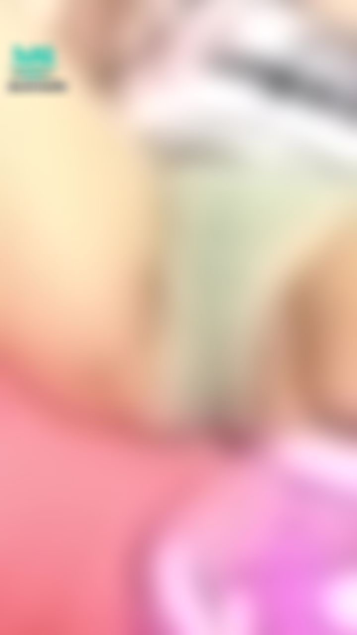 : 💄 硬要把我內褲脱了，還要掰開穴穴🥰
哥哥我想要你的棒棒😋😋
#穴穴 #毛 # 內褲