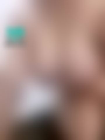  : 洗澡前摸摸一下😘😘