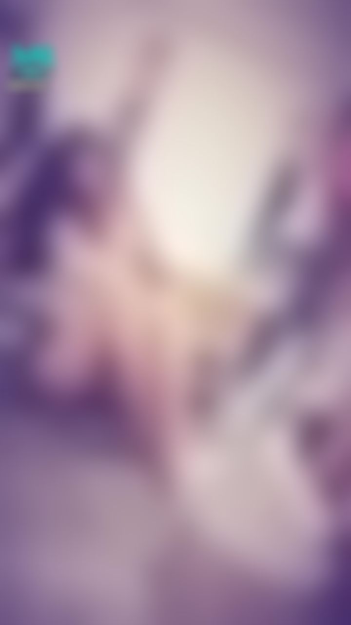 janicee : 拉開領口😍
孔雀藍的內衣😈
顯身材的貼身短上衣💋
露出內衣肩帶的乳溝🌹
keep fit💖
#長髮 #黑髮 #貼身 #性感 #Tshirt #短褲 #長腿 #美腿 #赤腳 #裸足 #指甲油 #乳溝 #低胸 #bra #內衣 #肩帶