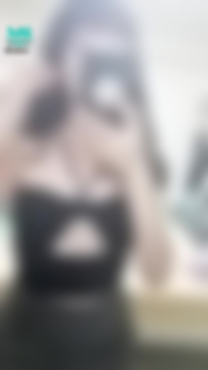 janicee : V字線條💓
挖空南半球的內著😈
sexy hollow💋
#長髮 #黑髮 #貼身 #性感 #挖空 #短褲 #長腿 #美腿 #赤腳 #裸足 #指甲油 #乳溝 #肩帶 #下乳 #南半球 #鎖骨