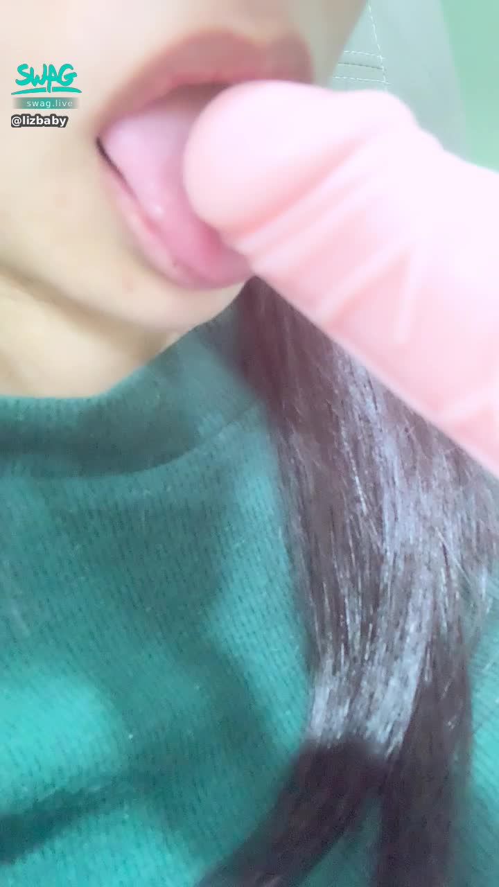lizbaby : 口交假屌
#假屌
