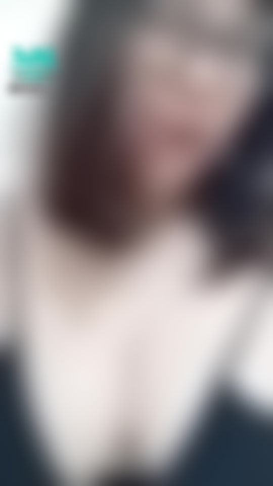 lelelina : 偷偷在廁所裡面捧胸特寫摸捏奶頭⋯⋯超級色💕💕