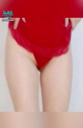 yoyomiko : 聽說男生都覺得紅色特別性感🫦這件好看嗎?