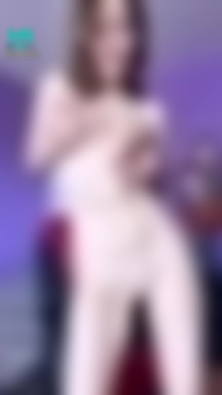  : Seductive naked dance💃🙈