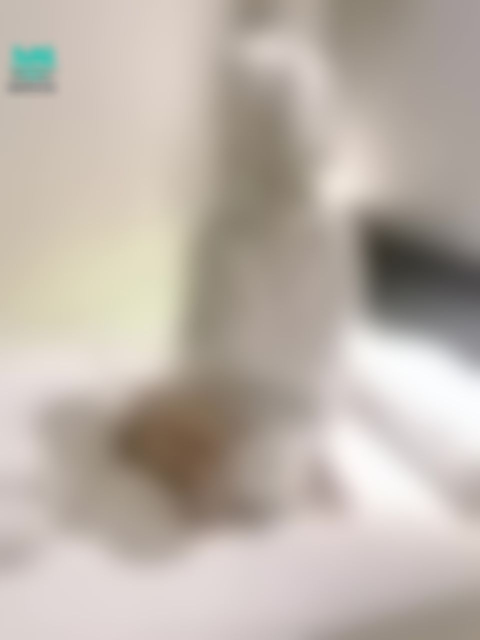 miababe : 有谁要过来代替这个枕头吗？😝😝😝