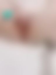 miababe : 掰开骚穴让哥哥来舔一舔,舔得湿哒哒才爽呀👅💦🐳🔥 再脚开开上下摇一摇我的骚穴,让哥哥来幹壞我喲😈😈😈
