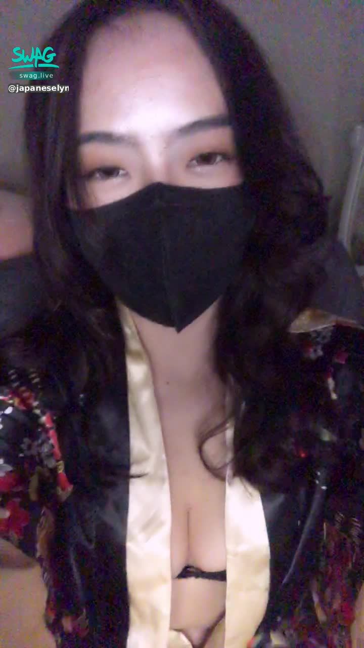  : Happy first live broadcast today ❤️
Or double-girl co-broadcast 💕
Tomorrow at 10 o'clock on my own broadcast