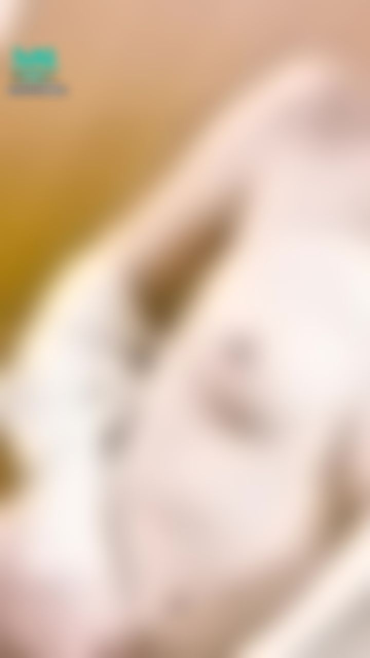 chichibabe : 全裸光溜溜🔥喜歡披著小外套裸來裸去的🤣🤣🤣
如果有室友會不會介意我這樣呢？


  #chichibabe #77 #全裸 #白虎
#撫摸 #奶頭