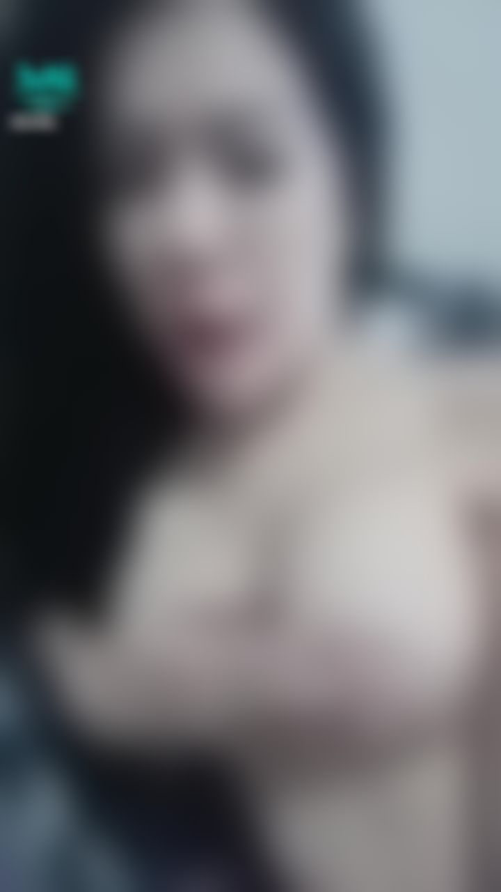 nutty : Oops, the clothes are not worn 🤩😛🤤 #Thai girl #chest #naked