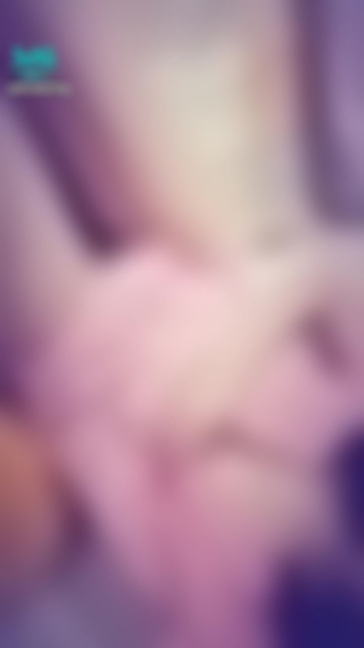  : 小愛的淫水吃起來 😝😝😝