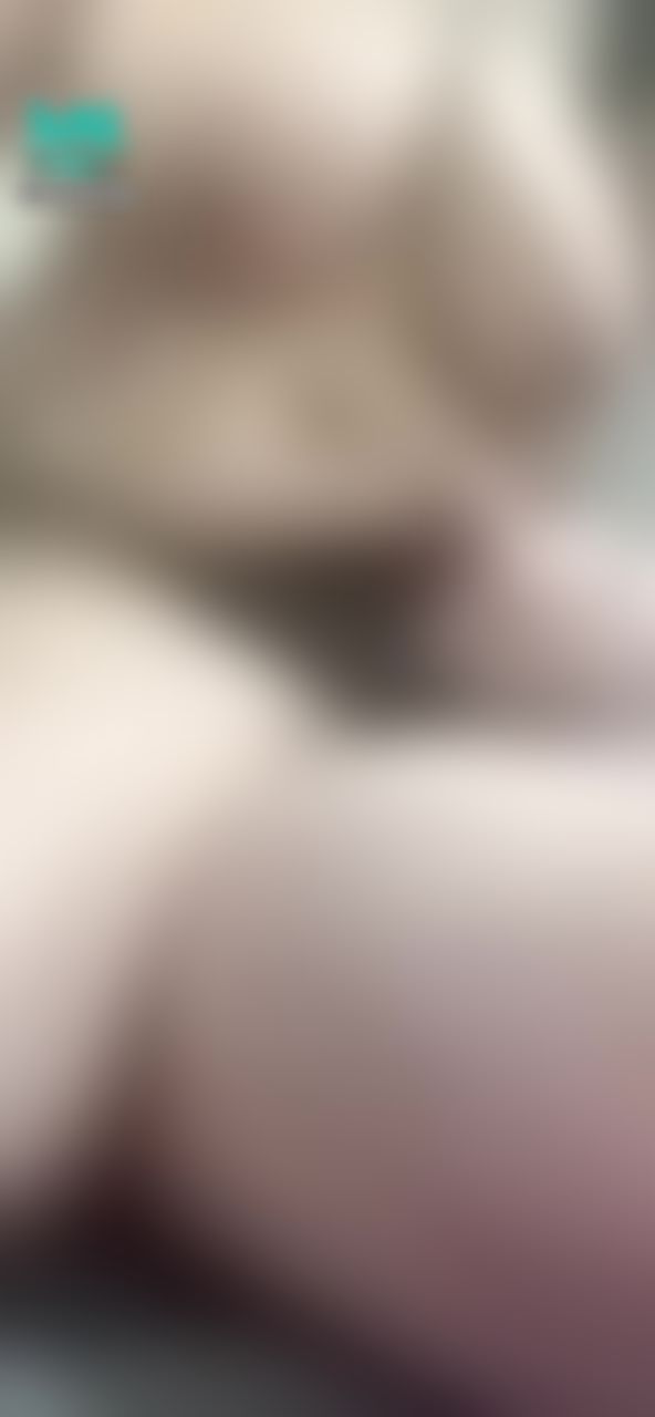  : 今天想要我坐在他身上幫他打手槍🔞塗滿嬰兒油從根部摩擦到龜頭😈一邊享受肉棒的快感一邊揉著我的大奶💦🍆👅🔞

#爆乳 #巨乳 #露點 #肉感 #揉奶 #打手槍