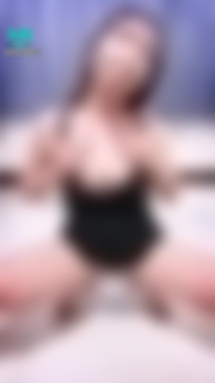 wannababy : 🈵️秒微露臉 必解收藏🔥高跟M字開腿玩弄👠晃動E奶粉嫩乳頭🔥

在鏡頭前看不夠就來私訊我
私訊有誠意滿滿的「露全臉騷貨」🙈🙈
我的隱藏版從來不讓人失望～只有看不夠😆