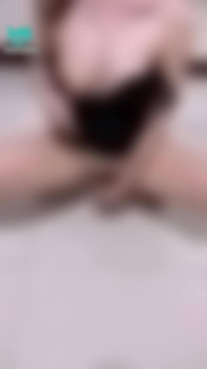wannababy : 🈵️秒女上位抽插🔥
高跟M字開腿玩弄淫水氾濫的騷穴👠
E奶粉嫩乳頭晃到不行🔥

在鏡頭前看不夠就來私訊我
私訊有誠意滿滿的「露全臉騷貨」🙈🙈
我的隱藏版從來不讓人失望～只有看不夠😆