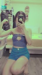 janicee : 地板上的跪姿👀
緊身牛仔 😍
新衣服修改回來了💚
牛仔爆乳馬甲🌹
jeans can be sexy😈
#jeans #長髮 #黑髮 #長腿 #美腿 #赤腳 #裸足 #美足 #短褲 #sexy #指甲油 #馬甲 #露胸 #鏤空 #性感 #牛仔 #馬尾 #鎖骨