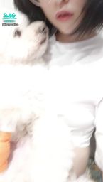loveevelyn : 在家只穿一件白T就是舒服
希望狗狗能趕緊好起來🥺
臭妮在旁邊一直弄出聲音很刷存在感🤣
→ 告訴你一個小秘密,讓你買鑽石可以享優惠唷 ✌️
