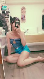 janicee : 坐在地上的性感姿勢💚
前傾的視線焦點就是胸口的鏤空👀
新衣服修改回來了⭐
牛仔爆乳馬甲🌹
jeans can be sexy😈
#jeans #長髮 #黑髮 #長腿 #美腿 #赤腳 #裸足 #美足 #短褲 #sexy #指甲油 #馬甲 #露胸 #鏤空 #性感 #牛仔 #馬尾 #鎖骨