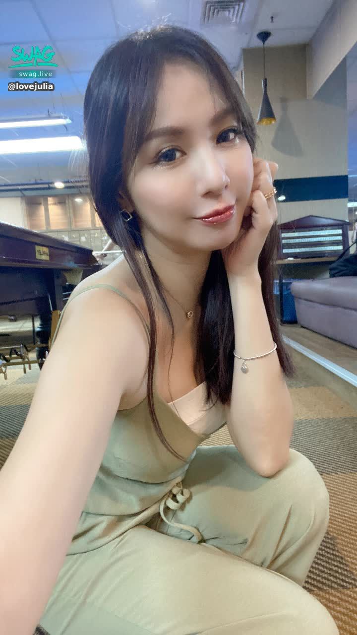  : This month's birthday event starts 🏃‍♀️

Livestreaming "Luxury Cars" 🚗 +6 slim stickers"

Can "pure" date 2 times

2 times 😯😯😯

June event only

Will be back in July

Do you still want to miss this offer? ☺️☺️☺️

