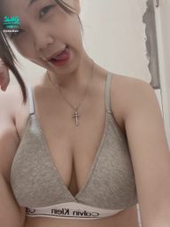 p*****v : 是不是女生人人都會有一件CK內衣🤭🤭🤭