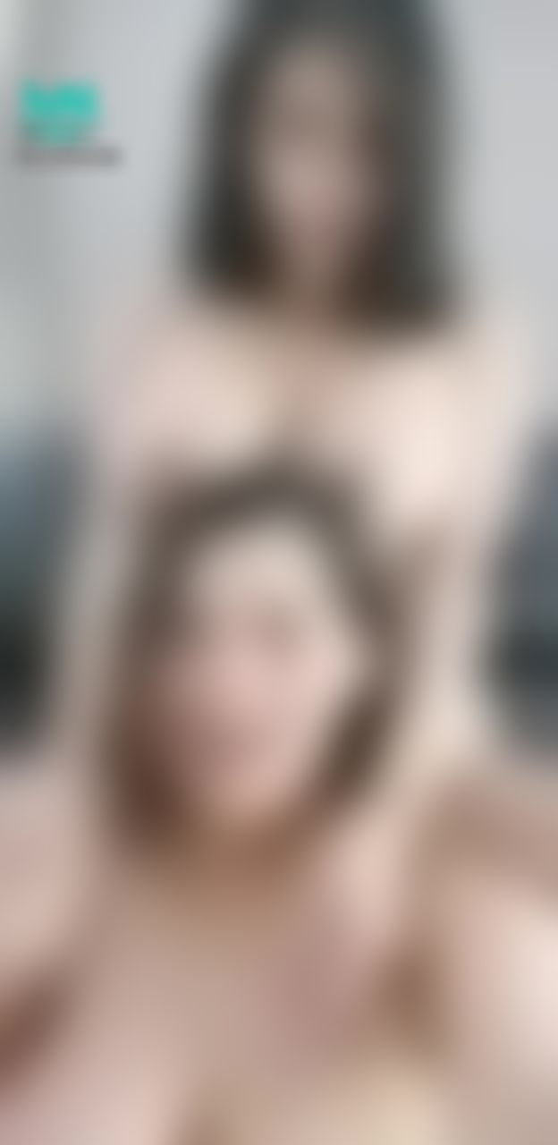 dirtymommy : suck her boobs or mine first?🍑🍑