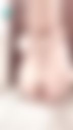 bershuka : 抬腿㊙️超色🙈這個姿勢你喜歡嗎❓粉嫩白虎一字美鮑♥️💋💋💋