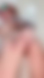 aulpop : pussy hole needs extra finger