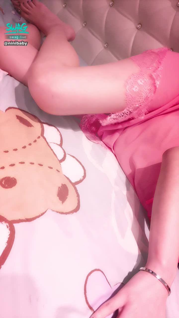 ninibaby : 💎低鑽福利💎小騷貨今天發騷😎😎來誘惑你了💘

想被我調教的舉手😜保證讓你不要不要的✨