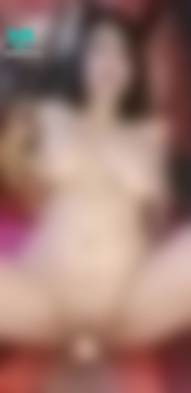 dirtymommy : look at my bouncing boobs while I am riding your dick 🍑😋