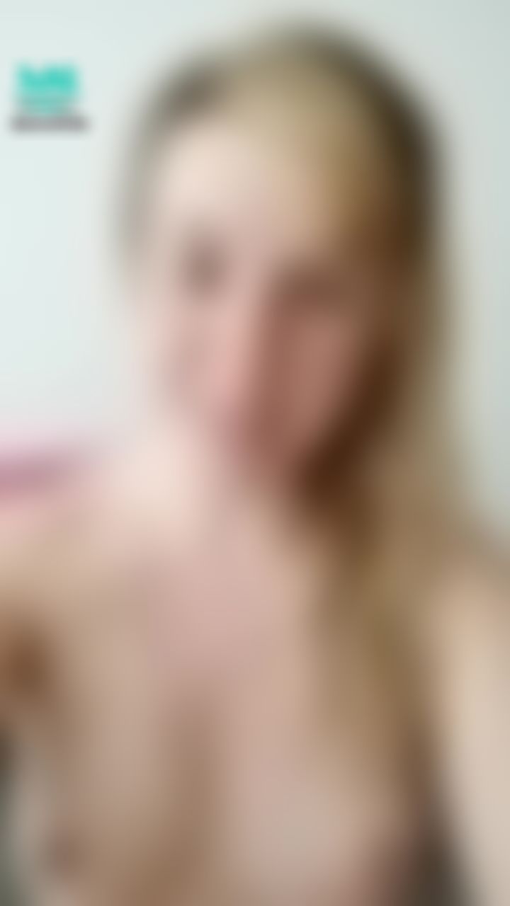 sweetleka : NAKED AND HOT.. WET AFTER DHOWER WITH HAIRY PUSSY AND PINK 👄👄👄LIPS
