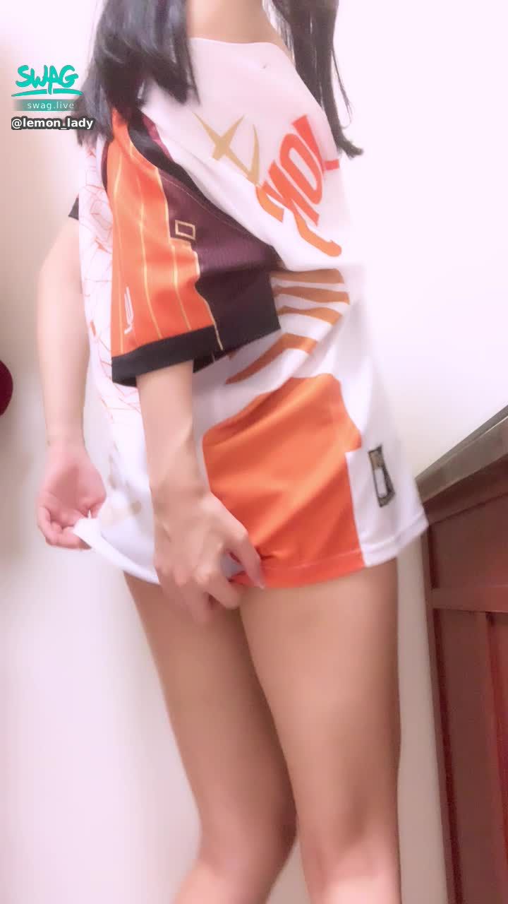 lemon_lady : 妹妹的屁股蛋不小心走光啦⋯