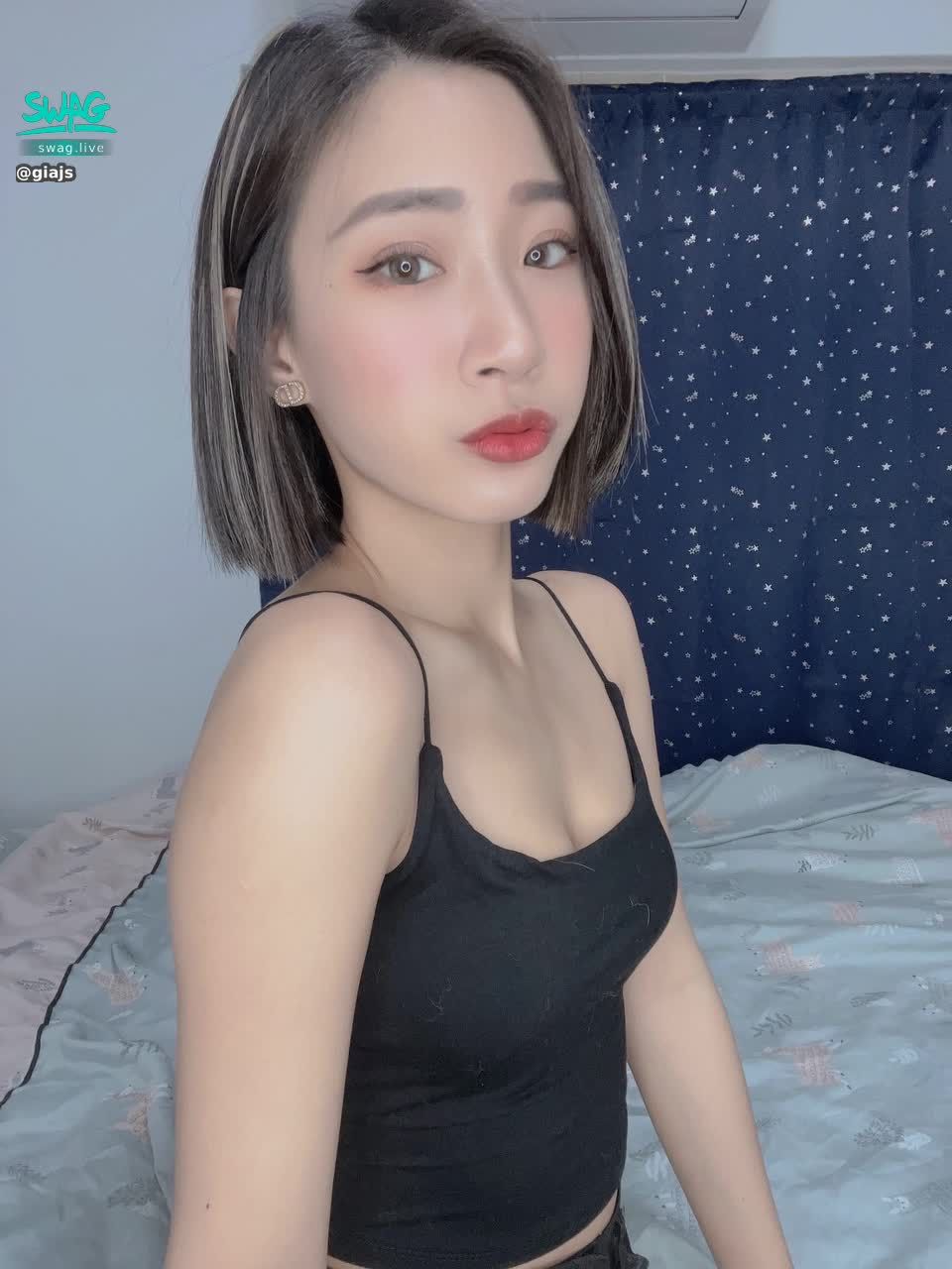 giajs : 我現在心情真的很差 哄我送福利 ❤️
因為在忙搬家 改週日晚上十點開播 謝謝各位小可愛😘
#然然 #直播預告
