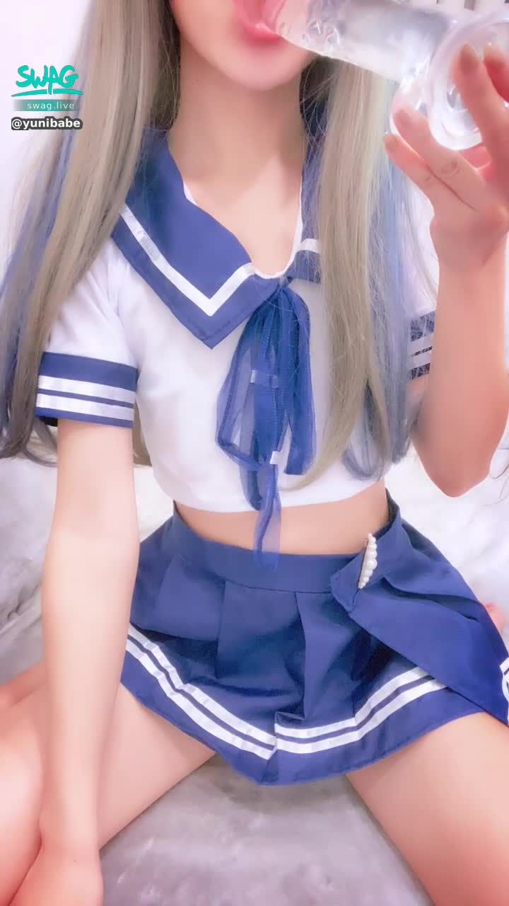 yunibabe : 想當你的新同學👩🏼‍🎓清純學生妹優妮💙
口對口認識可以嗎😝用小嘴先幫哥哥的肉棒吃硬硬👅👅

#學生服 #學生妹 #吃飯純約會私訊聊聊
#露點 #奶 #雙乳 #小奶頭 #口交 #吃棒棒
#hot #sexy #情色 #誘惑 #淫蕩 #騷 #性感 
#白皙 #小隻馬 #小蠻腰 #優妮 #yuni #yunibabe