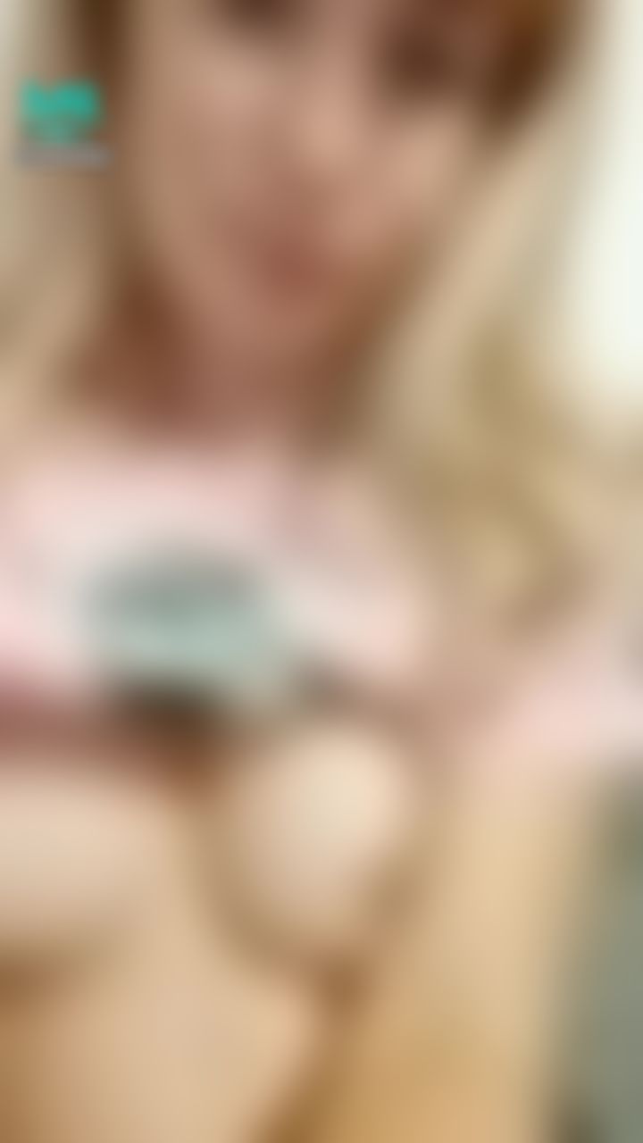 sweetleka : SO PRETTY GIRL😍 NIPPLES HARD, PUSSY IN MY PANTIES GET WET💦🔥🍑💋 I OPEN MY PANTIES AND SHOW YOU HSIRY PIE🥰😘🍆