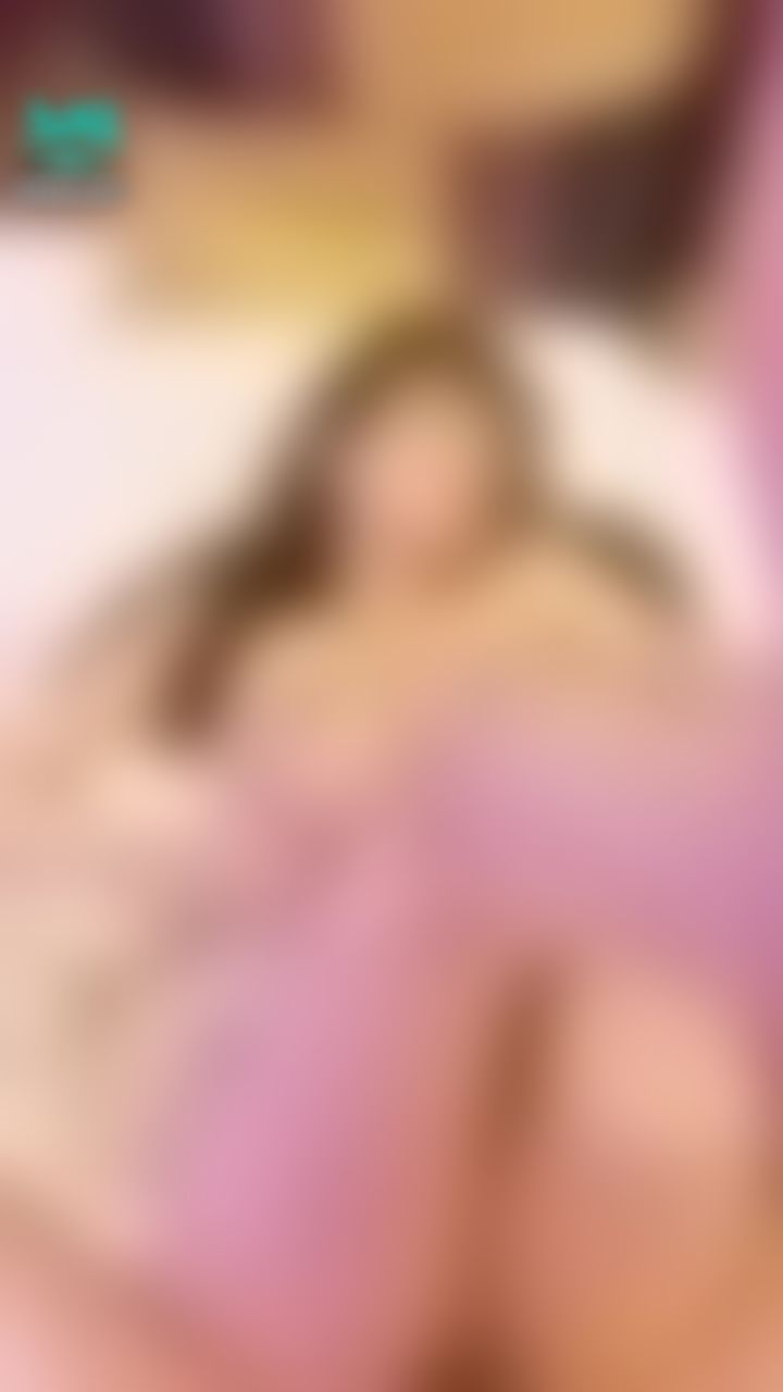  : 哥哥必解！ 臉乳穴腳底板同框 抓著腿抬超高無套傳教士看抽插猛幹😘