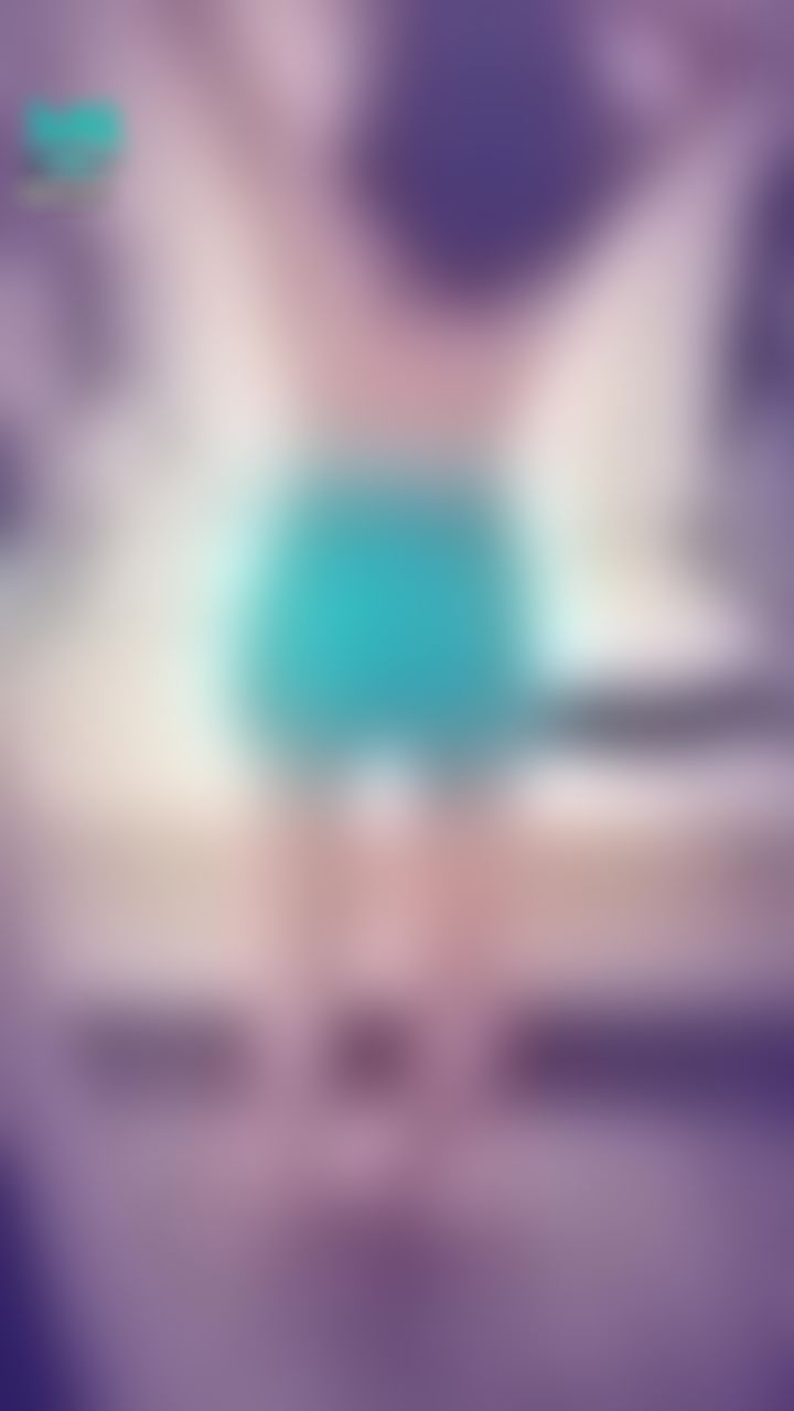 janicee : 脫掉上衣😍
抓個馬尾💙
伸展一下⭐
summer top💋
#長髮 #黑髮 #sexy #短褲 #氣 #鄰家女孩 #鎖骨 #赤腳 #裸足 #美腿 #性感 #腳趾 #裸背 #腳底