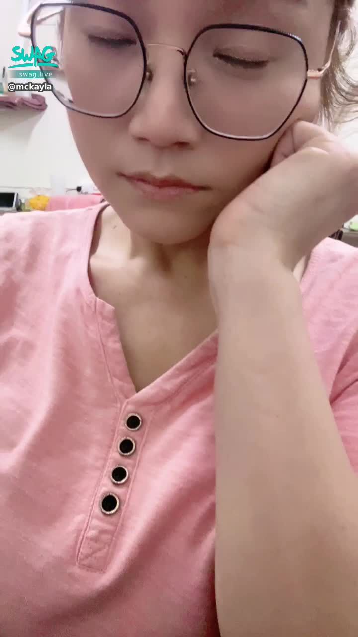 mckayla : 上班中#等你