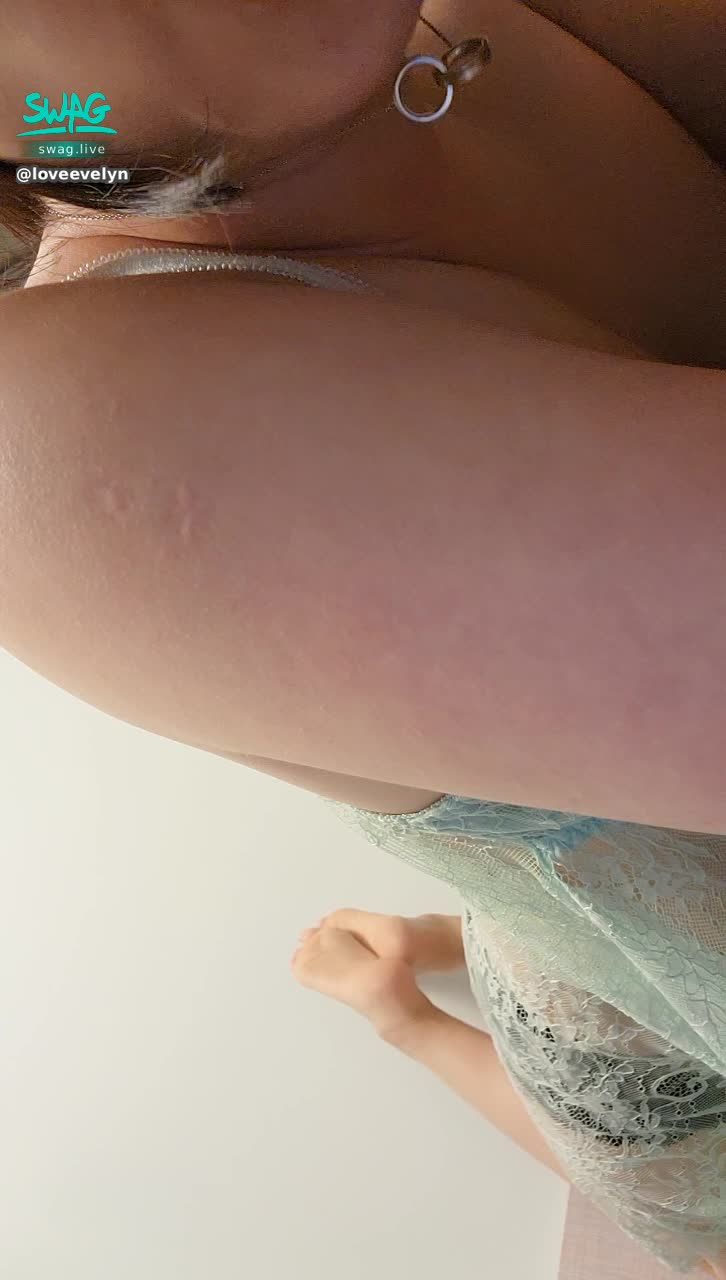 loveevelyn : 運動到哀嚎呻吟🙈🙈🙈
真空運動有露出了X嗎？