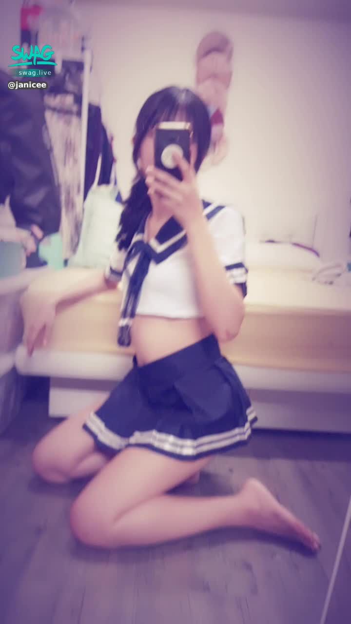  : Sideways looming butt curve 😈
Very short sailor suit showing the bottom edge of the underwear 💙
slit miniskirt 😈
sailor moon 💙♥️💙
Private message "Sailor Suit" and send the back video showing the smile line on the butt 💗
#長髮 #黑髮 #sexy #短裙 #學生服 #制服 #開衩 #赤腳 #美腿 #性感 #腳趾 #馬尾 #指甲油 #裸足