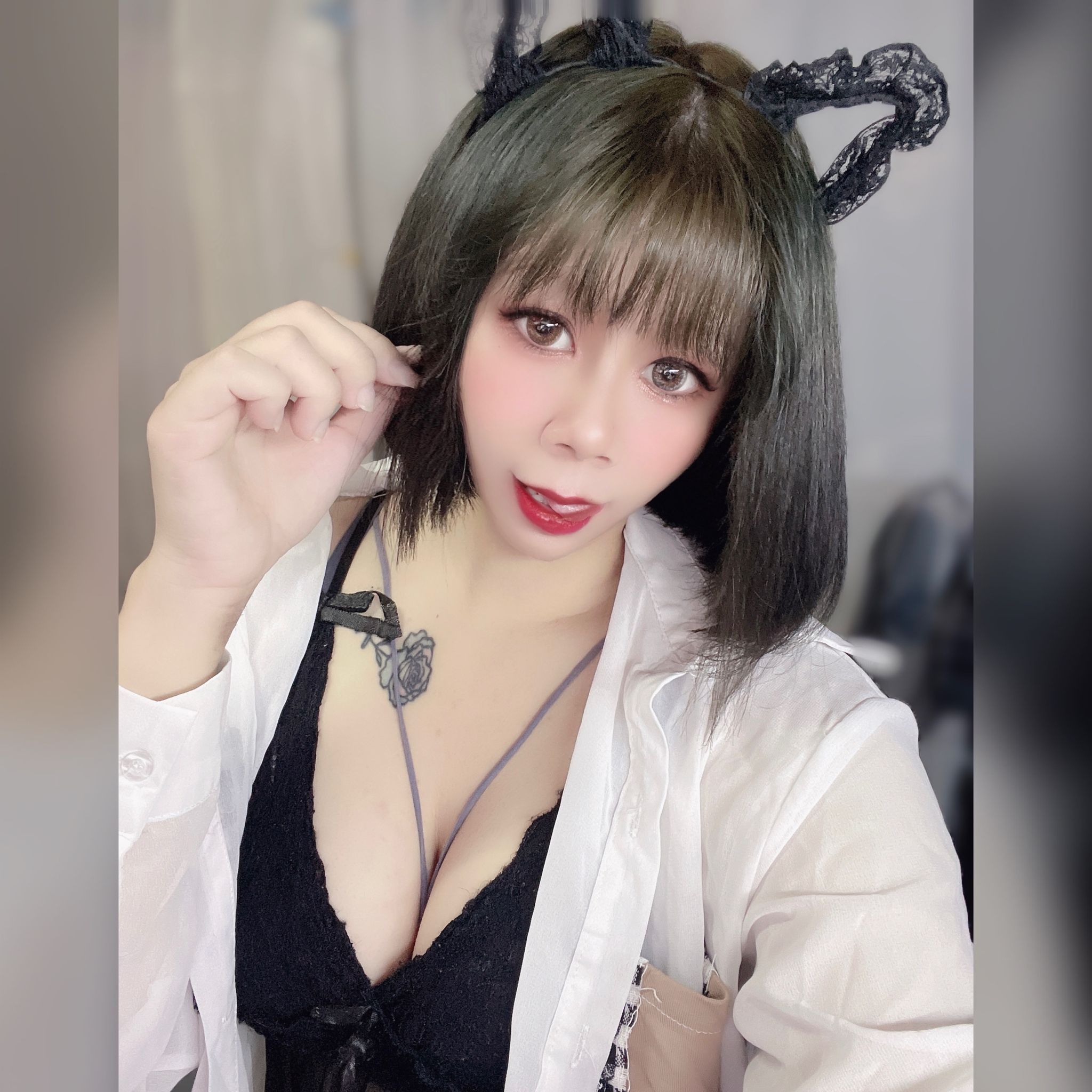 angelen : Sexy little wild cat 👅