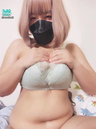 lovemilemile : 脫內衣玩奶 超彈🥰🥰🥰🥰