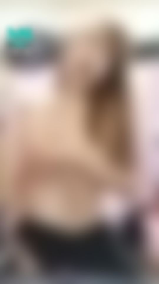 c******a : 宅女自己玩玩具，騷話不斷
#淫蕩#露三點#淫叫#自慰