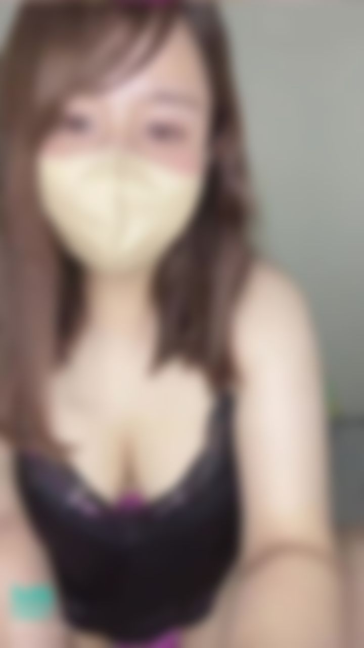 kitty_cute : 20-year-old virgin first masturbation
