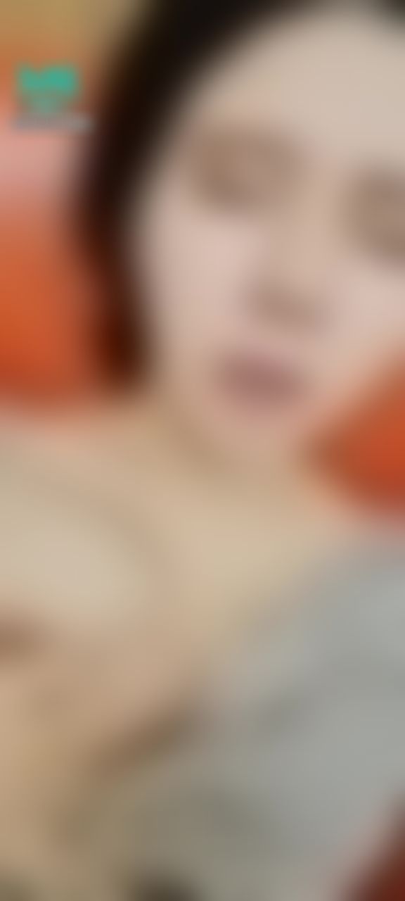 kikilinbabe : 饑渴的一邊一邊好好仔細的揉奶再擠出今日份的乳汁舔舔特寫